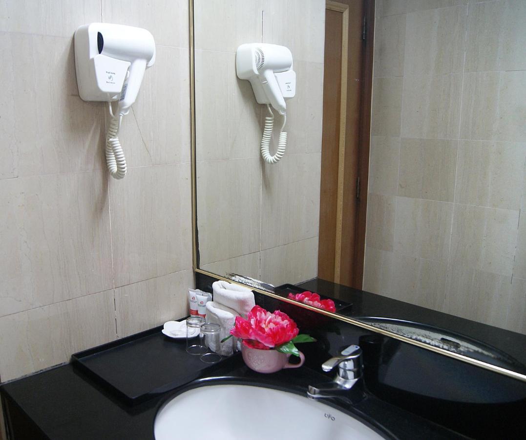 Tang Dynasty Hotel Kota Kinabalu Exteriör bild